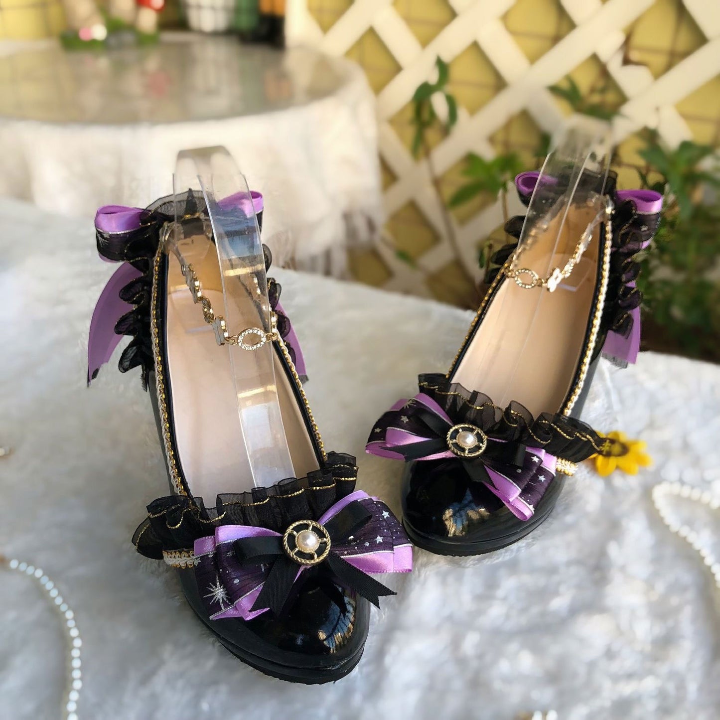 Black Heels With Lace Bow SE23407