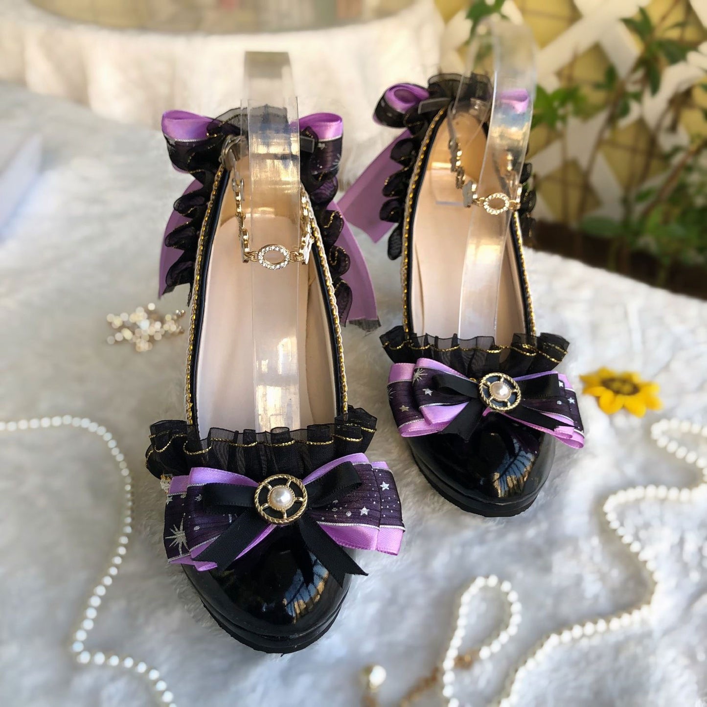 Black Heels With Lace Bow SE23407