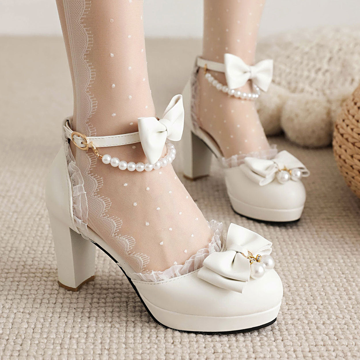 Elegant Lace Bowknot Pearl Heels SE23341