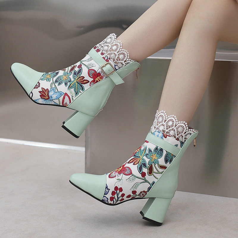 Floral Lace Chunky Heel Boots SE22966