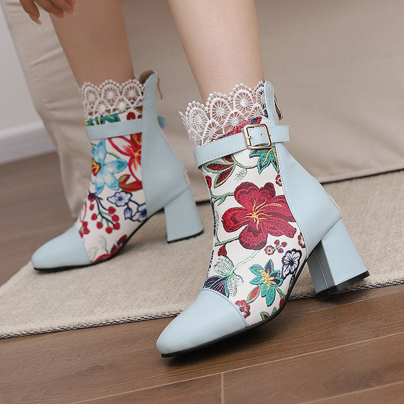 Floral Lace Chunky Heel Boots SE22966