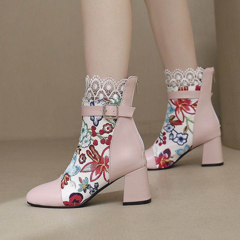 Floral Lace Chunky Heel Boots SE22966