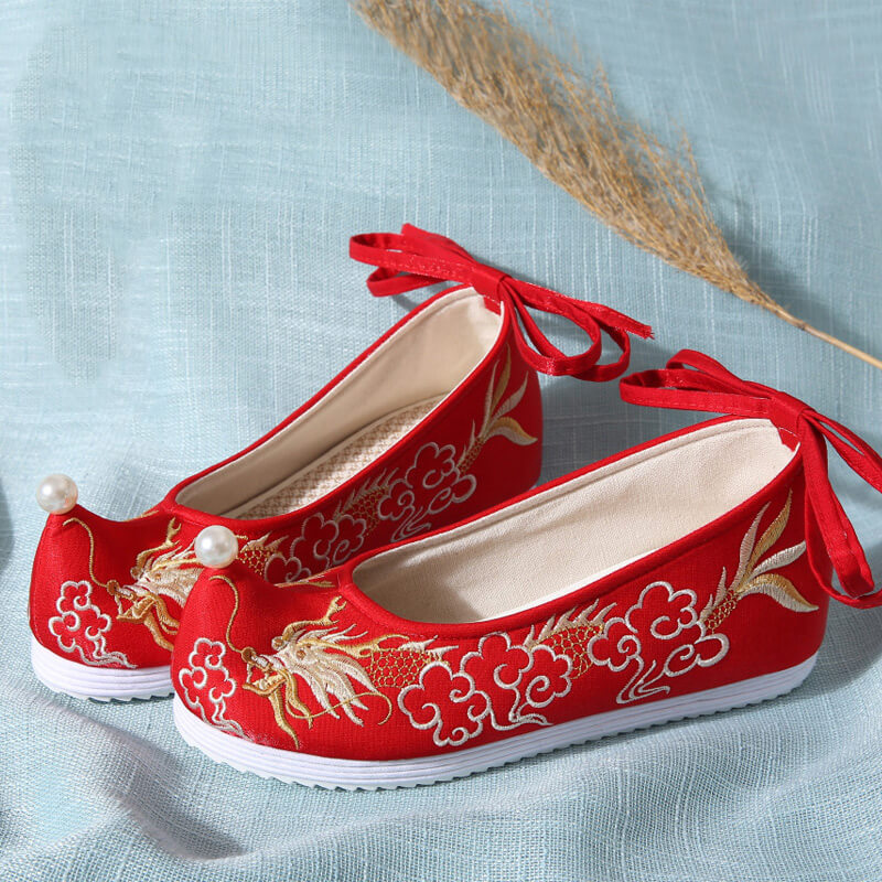 Cloud Loong Embroidered Shoes SE21604