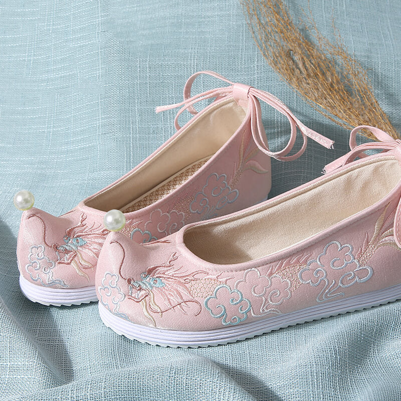 Cloud Loong Embroidered Shoes SE21604