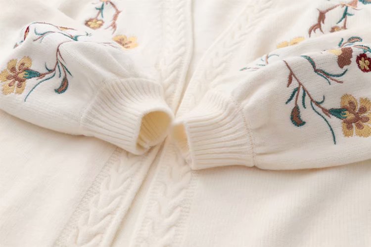 Flower Embroidery Knitted Sweater SE21771