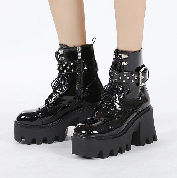 Rivet Buckle Boots SE21671