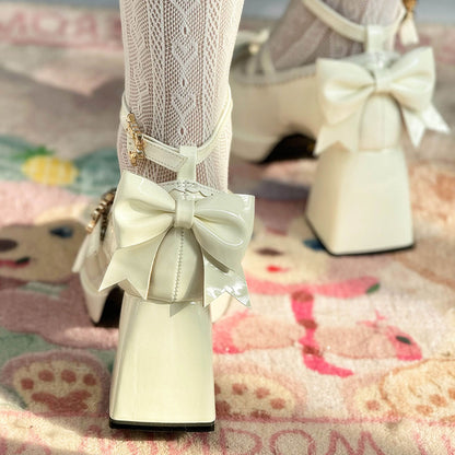Bow With Thick Heels SE23179