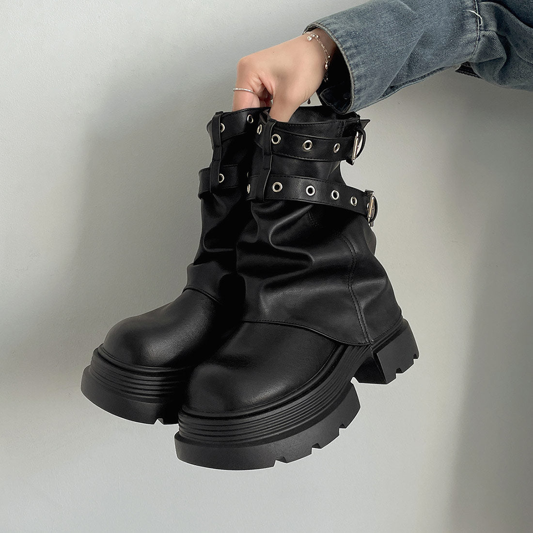 Chunky Platform Buckle Strap Ankle Boots SE23834