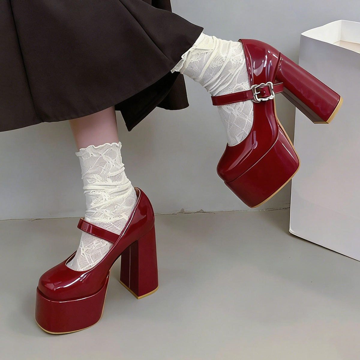 Chunky Block Heel Retro Style SE23836