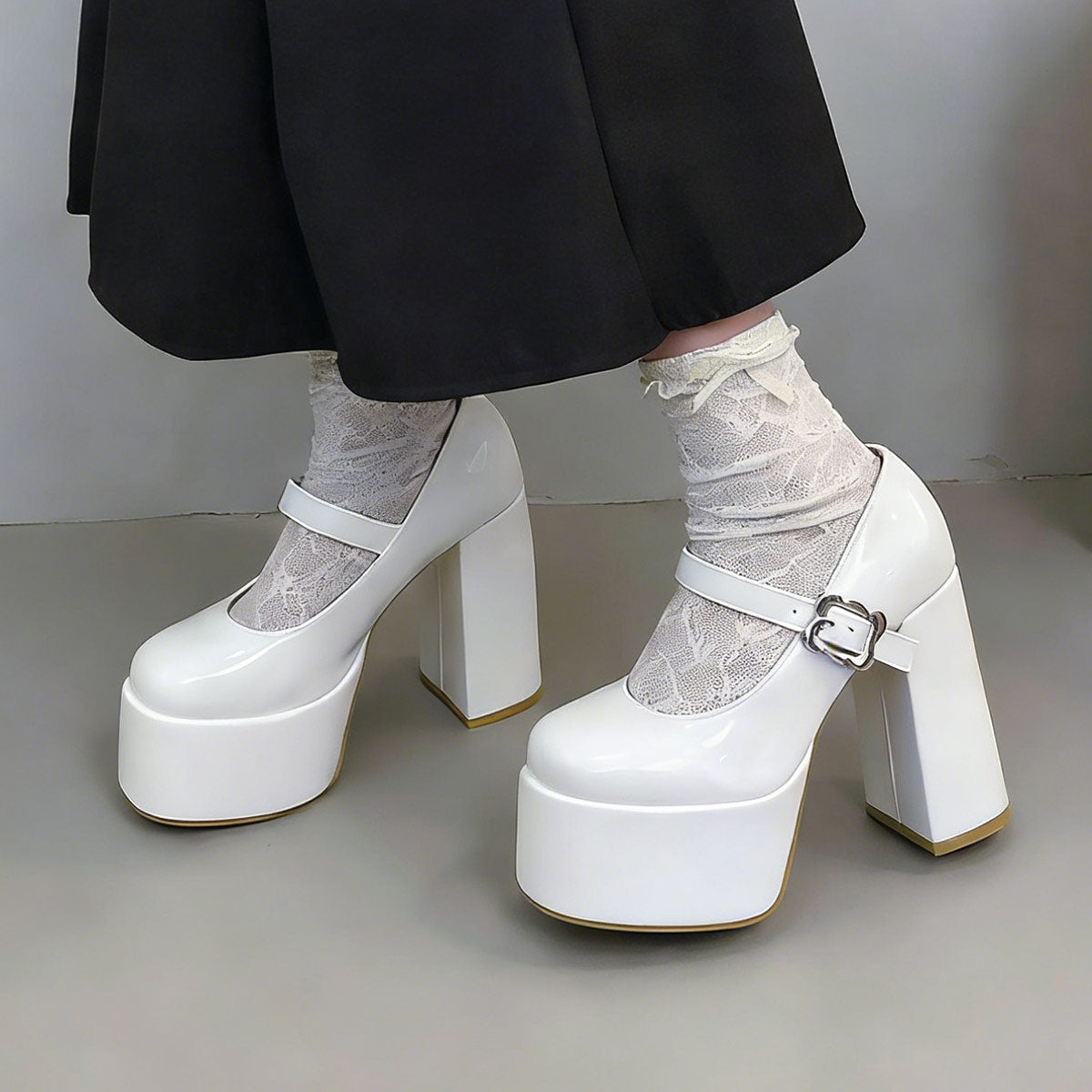 Chunky Block Heel Retro Style SE23836