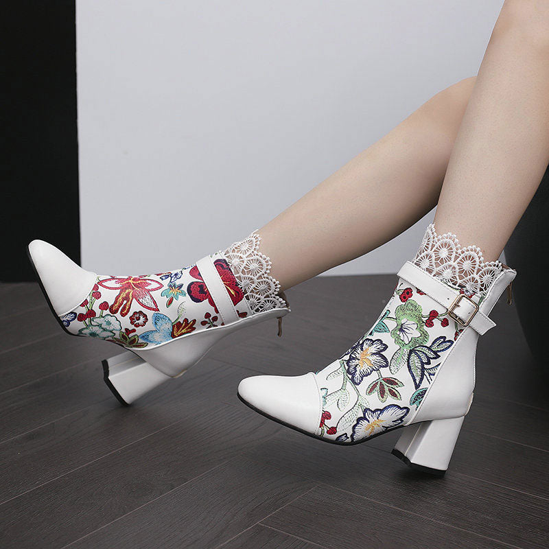 Floral Lace Chunky Heel Boots SE22966