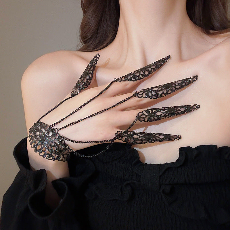 Hollow Nail Bracelet SE23659
