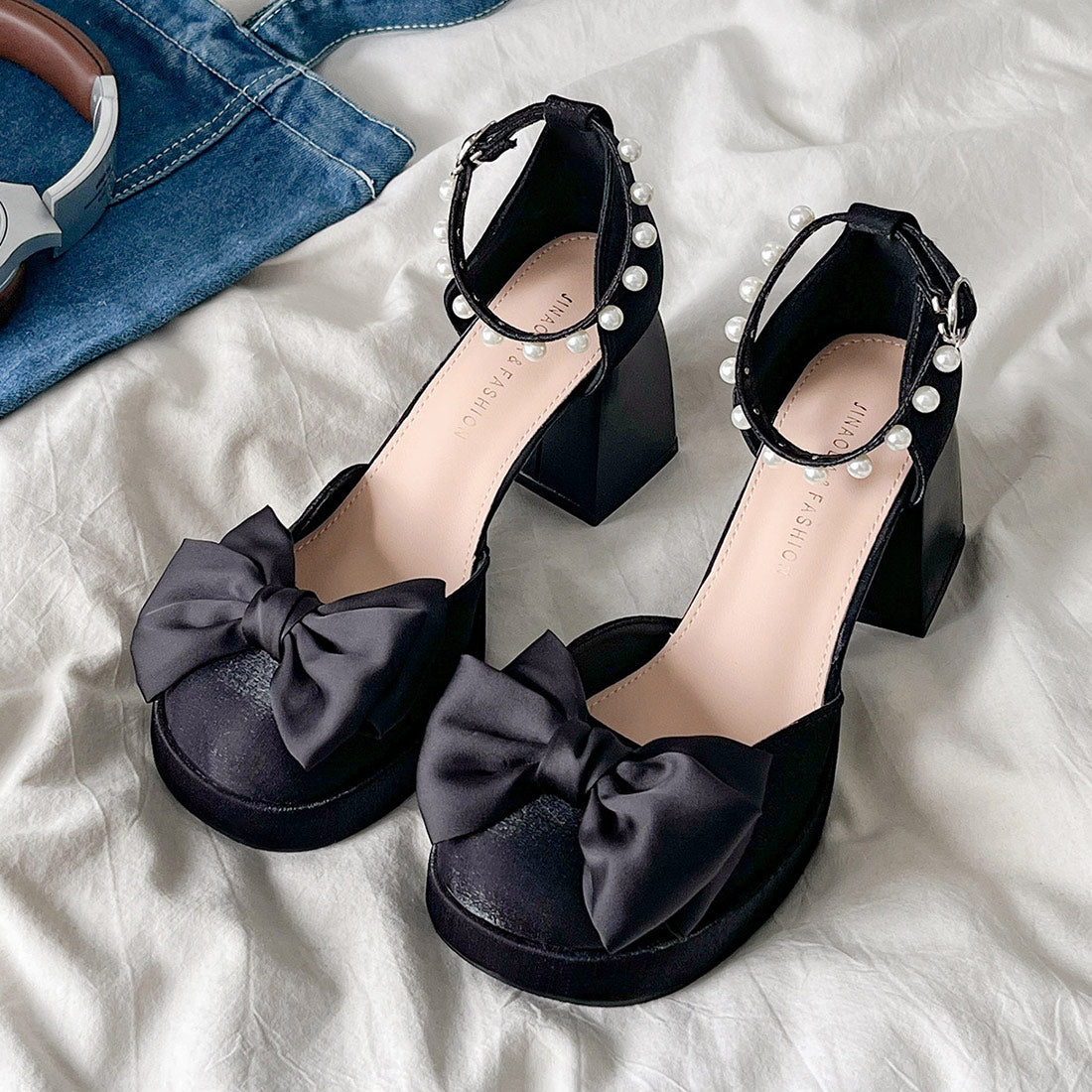 Pearl Bow Heel Shoes SE23955