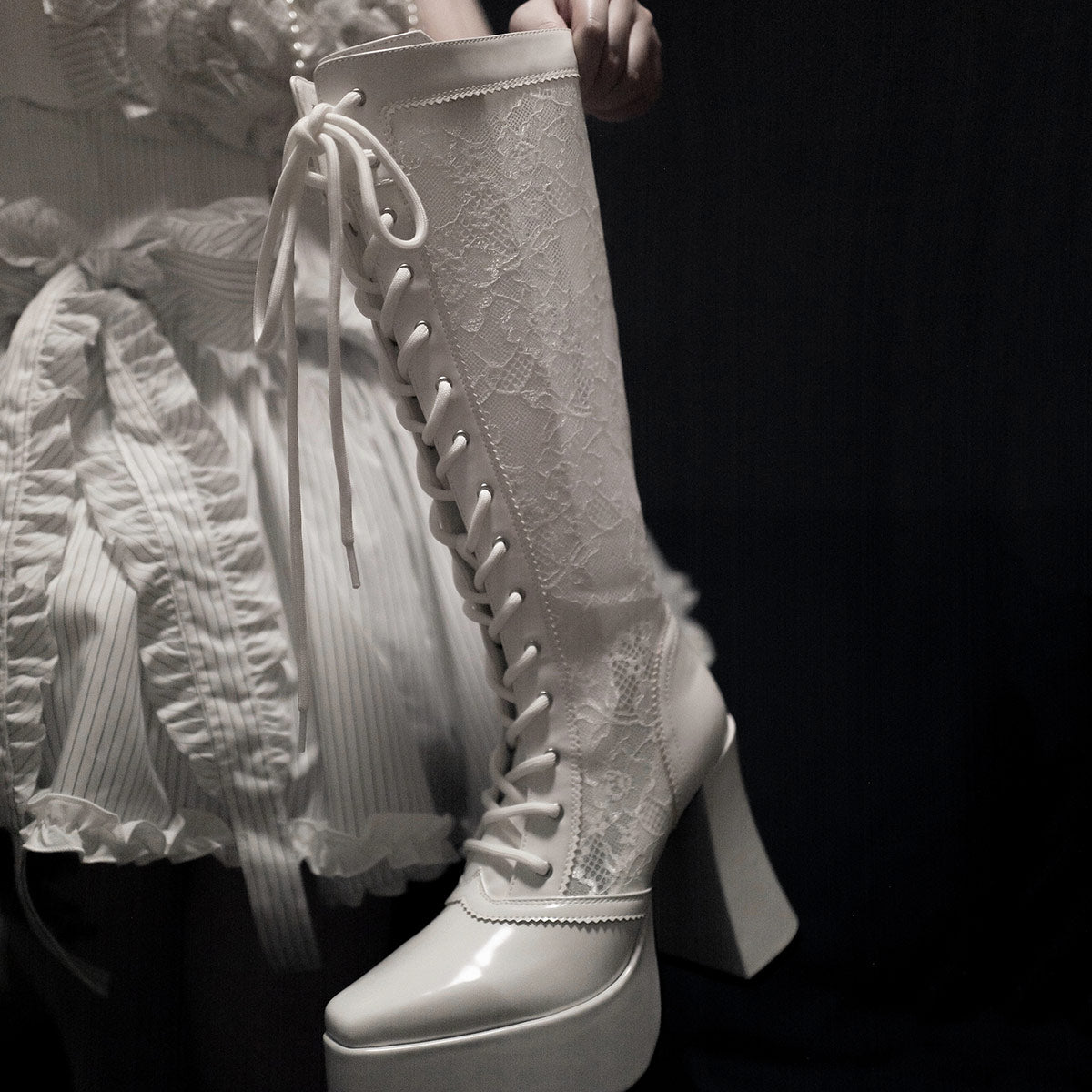 Lace Flower Knight Boots SE23767