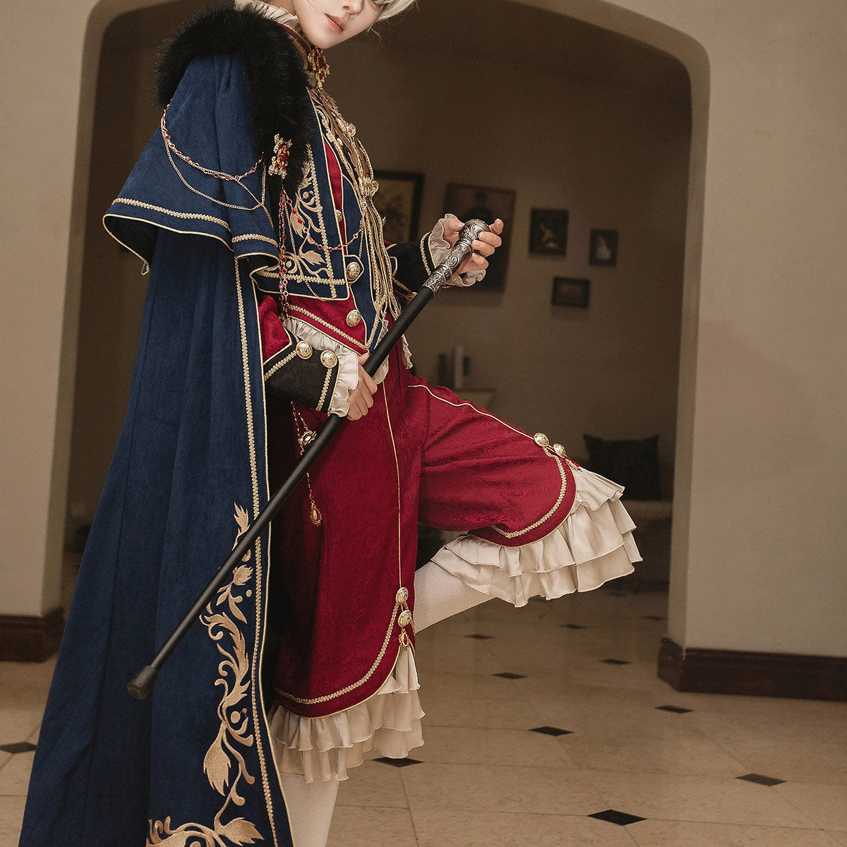 Vintage Royal Court Style Embroidered Cape Set SE23881