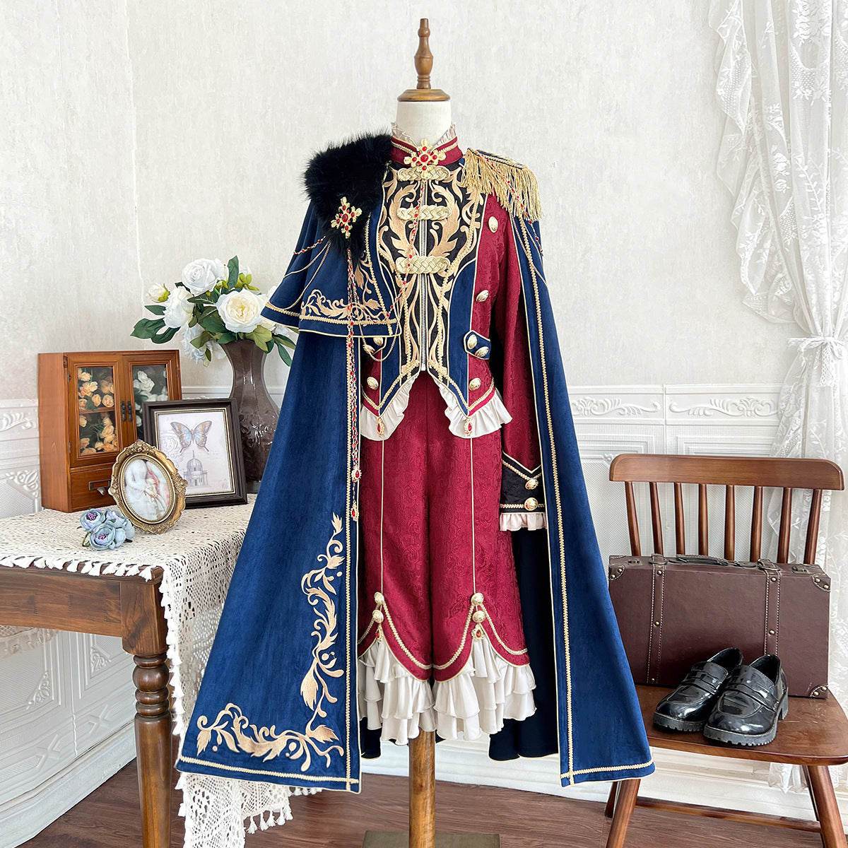 Vintage Royal Court Style Embroidered Cape Set SE23881